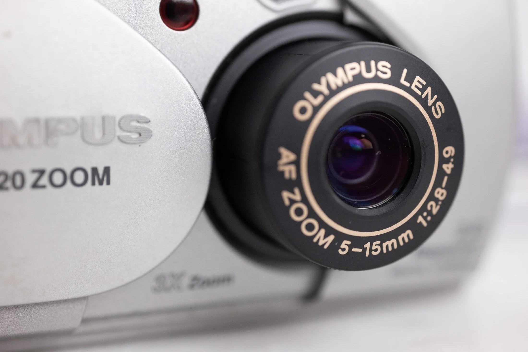Olympus Cameria D-520 2 Megapixel Digital Point and Shoot Camera